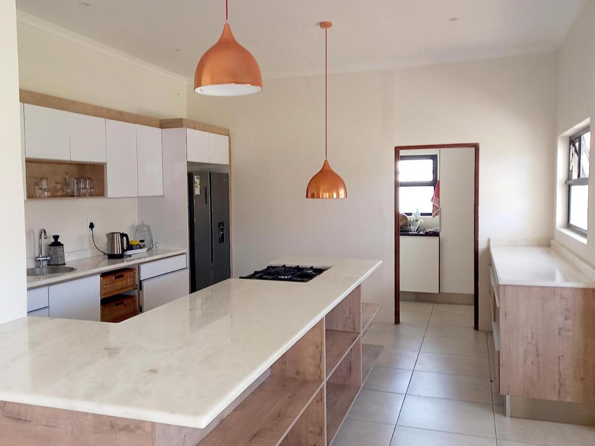Beach Garden Guesthouse With Self Catering ซวาคอปมุนด์ ภายนอก รูปภาพ